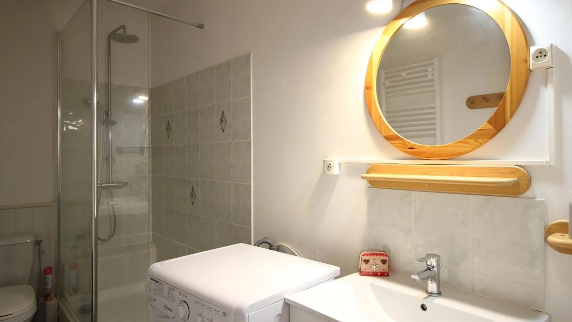 Appartement F2 6 Couchages Centre-Ville Proche Thermes - Fr-1-415-15 Le Mont-Dore Apartment